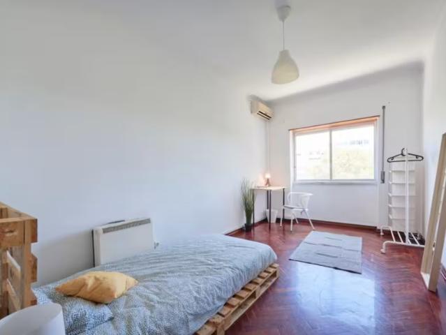 1 quarto, Almada Almada 2805 111 LS95922903