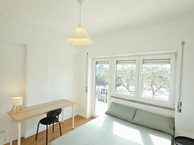 1 quarto, Almada Almada 2805 155 LS94861544