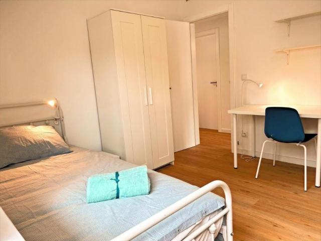 1 quarto, Almada Almada 2810 201 94091659