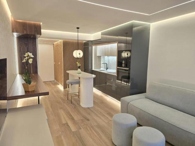 1 quarto, Almada Almada 2825 343 103656704