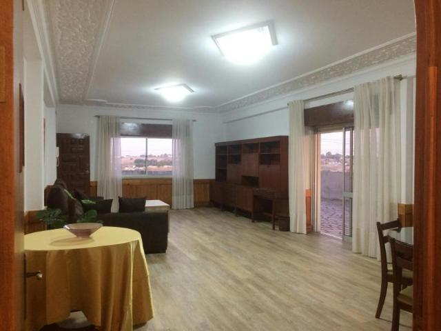 1 quarto, Almada Almada 2825 837 103658067