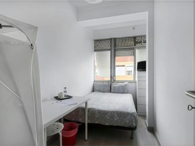 1 quarto, Amadora Amadora 2700 715 100731816