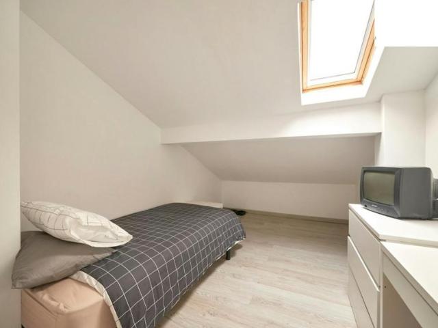 1 quarto, Amadora Amadora 2700 715 102856165
