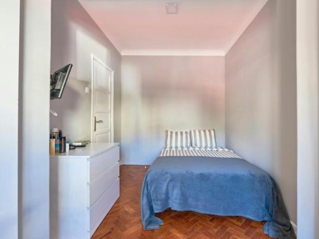 1 quarto, Amadora Amadora 2700 102855555