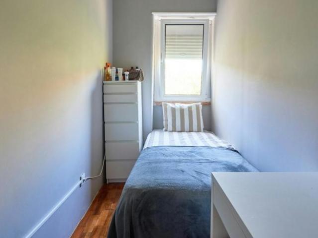 1 quarto, Amadora Amadora 2700 102855652