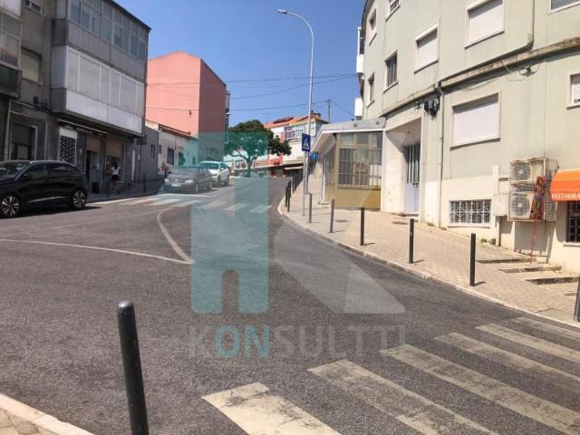 1 quarto, Amadora Amadora 2720 085 LS102289433