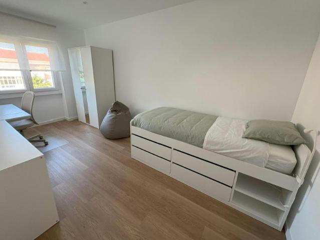 1 quarto, Amadora Amadora 2720 102850301