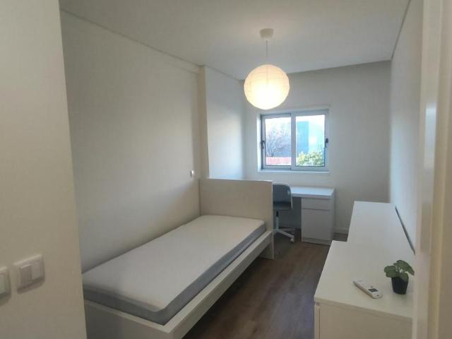 1 quarto, Braga Braga 4710 374 102854132