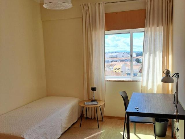 1 quarto, Caldas da Rainha Caldas da Rainha 2500 156 100726095