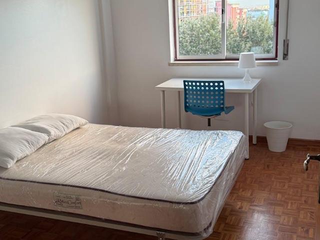 1 quarto, Caparica Caparica 2825 024 102849525