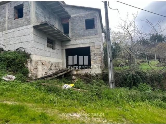1 quarto, Cinfães Cinfães 104007240