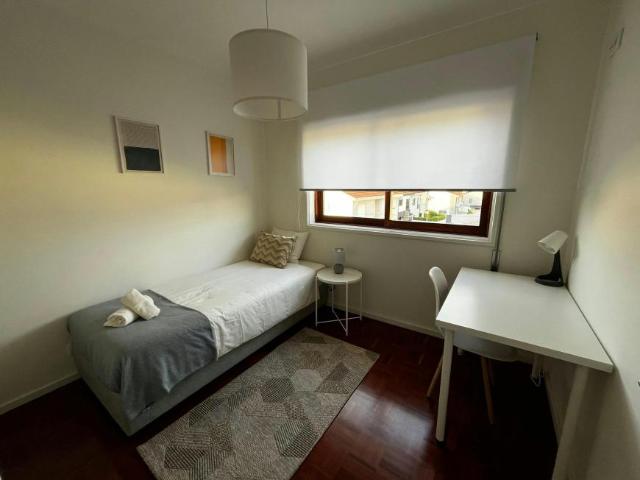 1 quarto, Custoias Custoias 4460 282 100716470