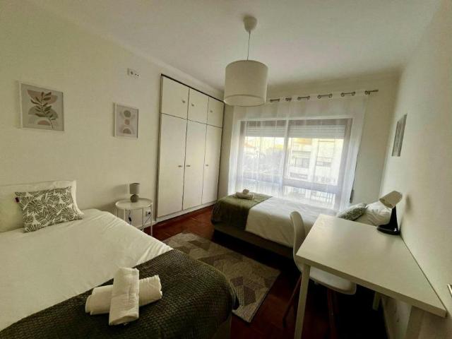 1 quarto, Custoias Custoias 4460 282 LS100715075