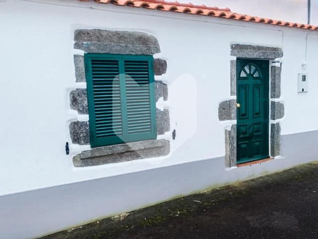 1 quarto, Lajes das Flores Lajes das Flores 93400628