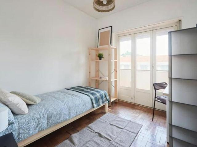 1 quarto, Lisbon Lisbon 1400 104 99686586