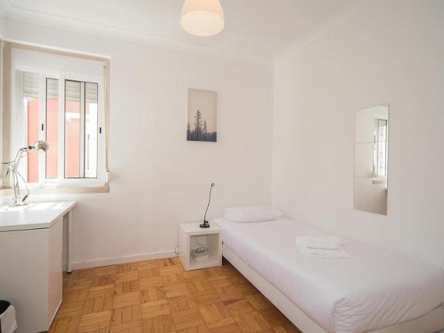 1 quarto, Lisbon Lisbon 1600 139 102436605