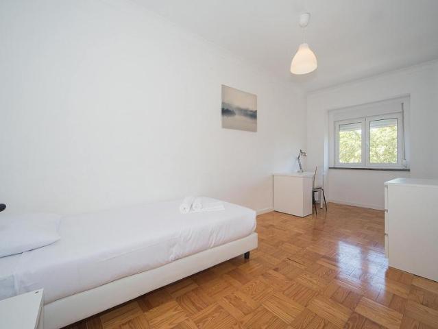 1 quarto, Lisbon Lisbon 1600 139 102436608