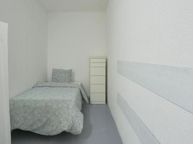 1 quarto, Lisbon Lisbon 1700 100 102854911