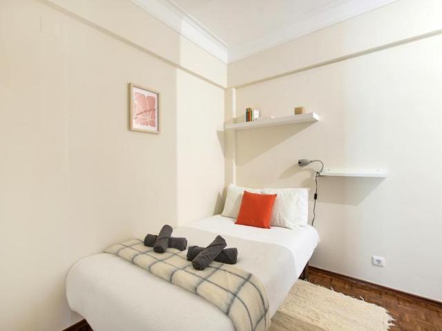 1 quarto, Lisbon Lisbon 1700 123 99635192