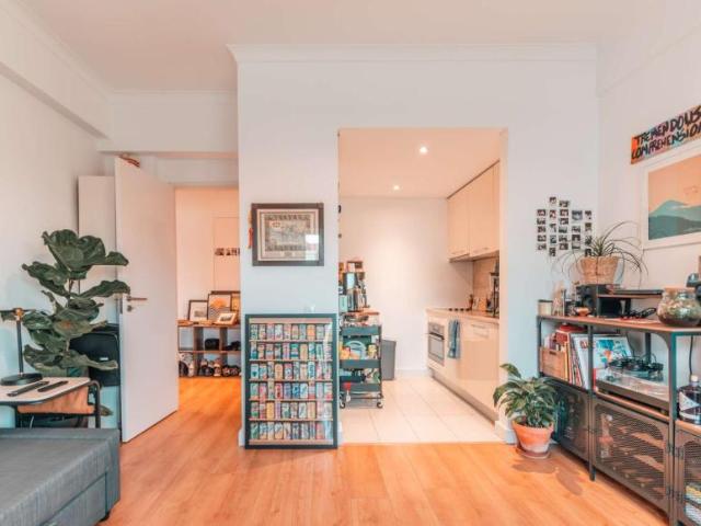 1 quarto, lisbon lisbon 1700 370 100178333