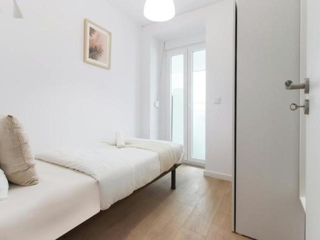 1 quarto, Lisbon Lisbon 1900 021 101222583
