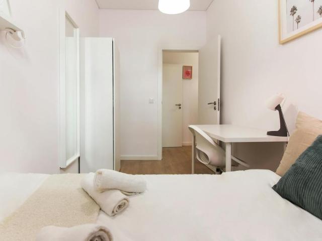 1 quarto, Lisbon Lisbon 1900 021 103324633