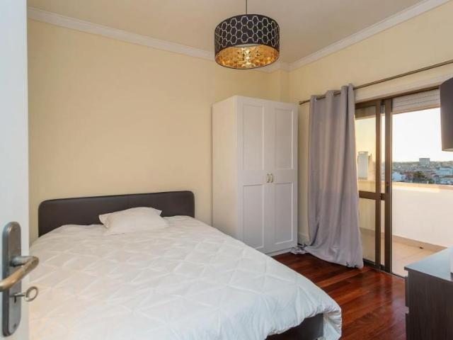 1 quarto, Lisbon Lisbon 1900 049 102469708
