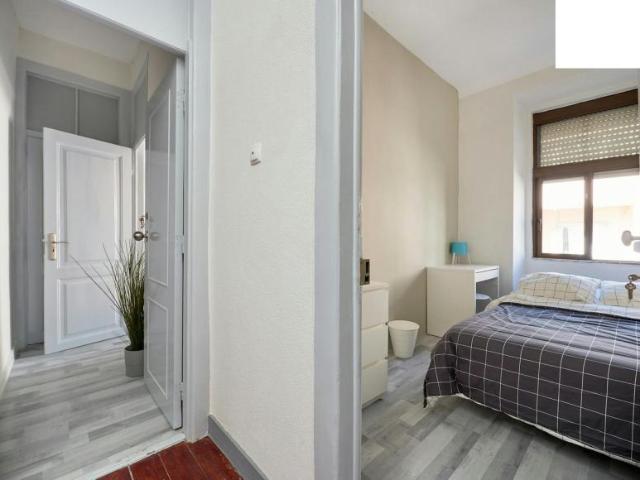 1 quarto, Lisbon Lisbon 1900 093 100729988