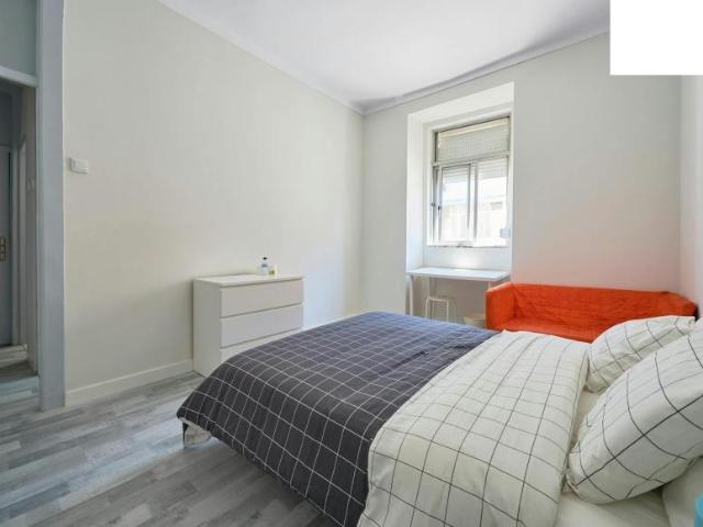 1 quarto, Lisbon Lisbon 1900 093 100730250