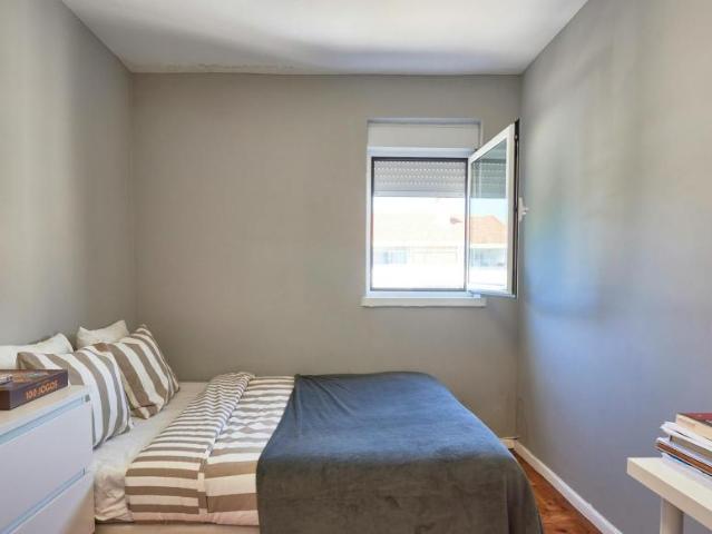 1 quarto, Lisbon Lisbon 1950 054 100730843