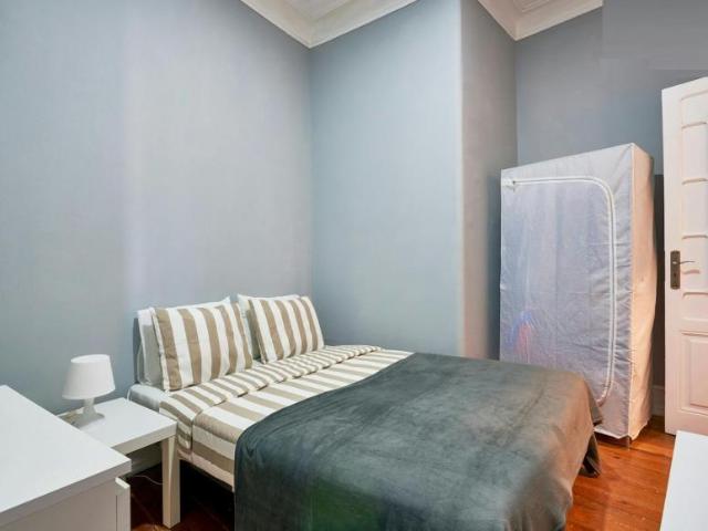 1 quarto, Lisbon Lisbon 1000 063 100730800