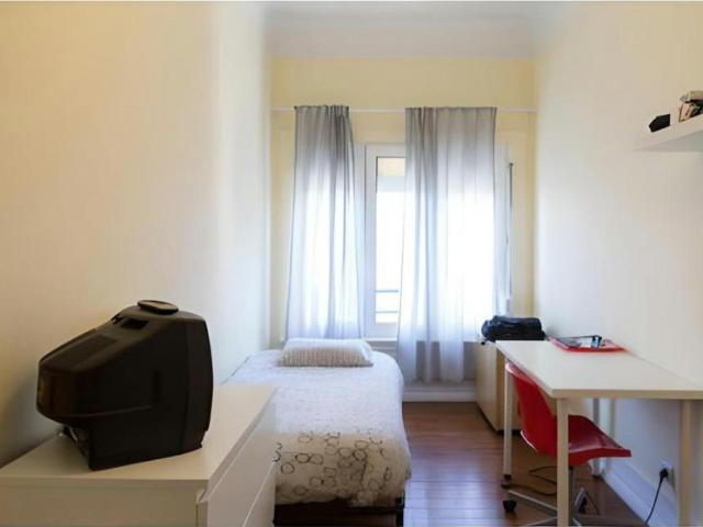 1 quarto, Lisbon Lisbon 1000 063 103062357