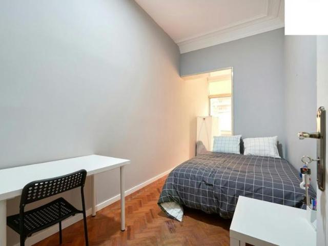 1 quarto, Lisbon Lisbon 1000 148 100729689