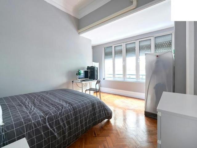 1 quarto, Lisbon Lisbon 1000 148 100729695