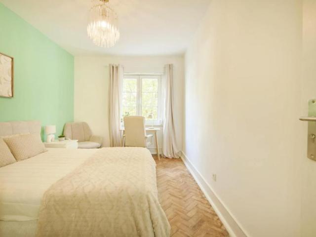 1 quarto, Lisbon Lisbon 1000 195 102469522