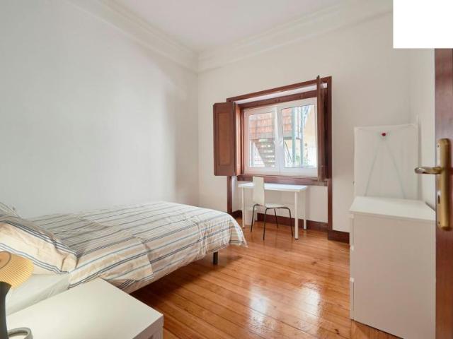 1 quarto, Lisbon Lisbon 1000 245 100729973