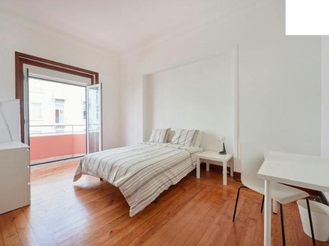 1 quarto, Lisbon Lisbon 1000 245 100729985