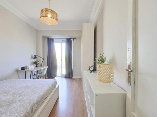 1 quarto, Lisbon Lisbon 1000 277 102469571