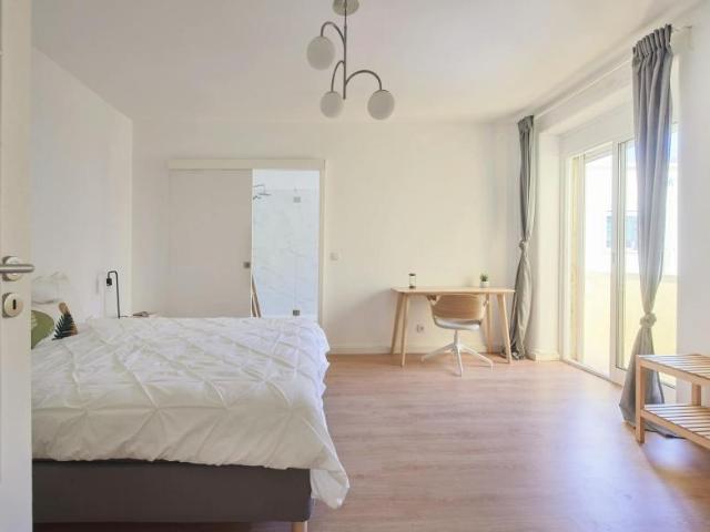 1 quarto, Lisbon Lisbon 1000 277 102469787