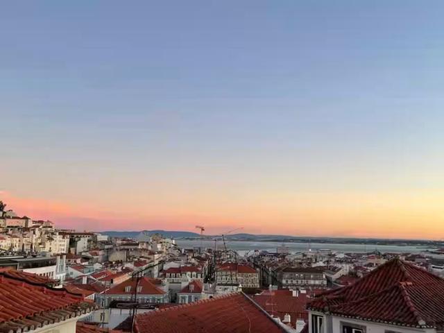 1 quarto, Lisbon Lisbon 103373522