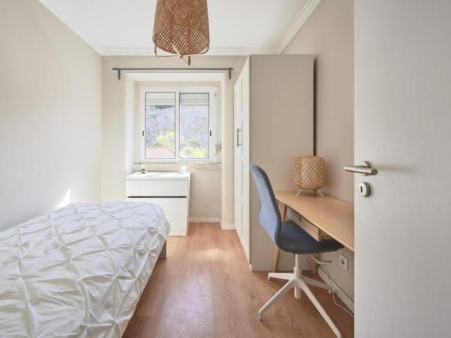 1 quarto, Lisbon Lisbon 103380427