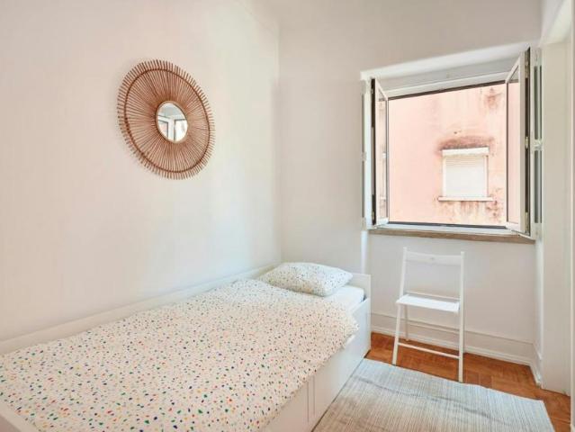 1 quarto, Lisbon Lisbon 103426068