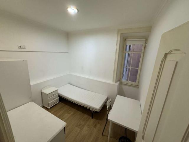 1 quarto, lisbon lisbon 1050 159 102087422