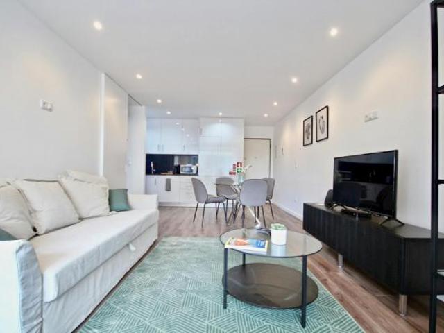 1 quarto, Lisbon Lisbon 1070 021 LS73949510