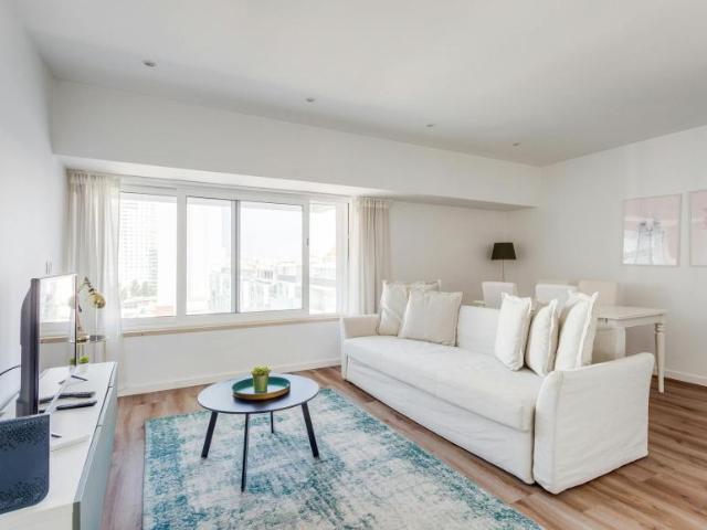 1 quarto, Lisbon Lisbon 1070 021 103120842