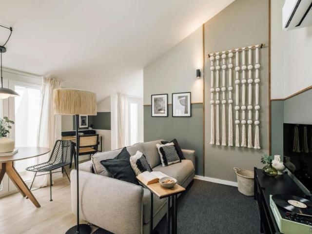 1 quarto, Lisbon Lisbon 1070 216 102853746