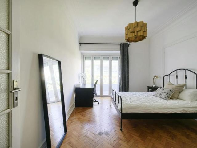 1 quarto, Lisbon Lisbon 1070 240 102469474