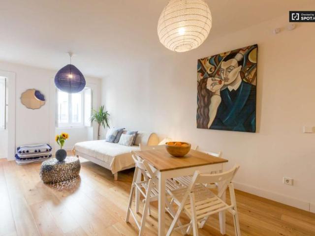 1 quarto, lisbon lisbon 1100 295 101671798