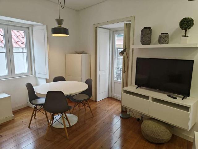 1 quarto, lisbon lisbon 1100 383 101834987