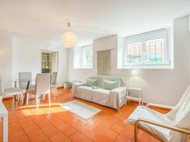 1 quarto, Lisbon Lisbon 1100 394 101587772